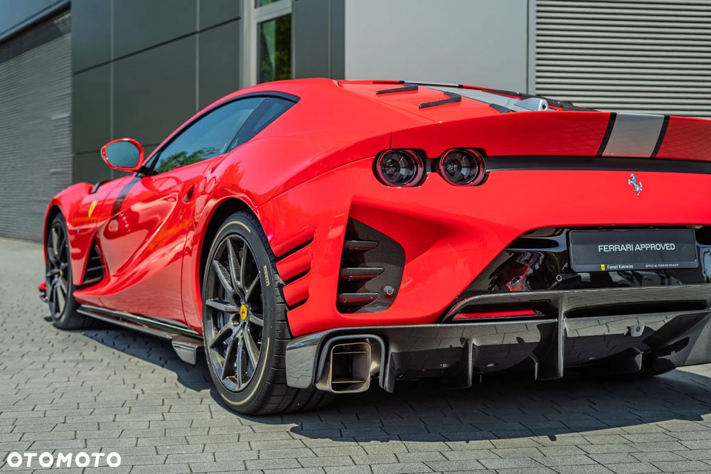 Ferrari 812 Superfast - 10