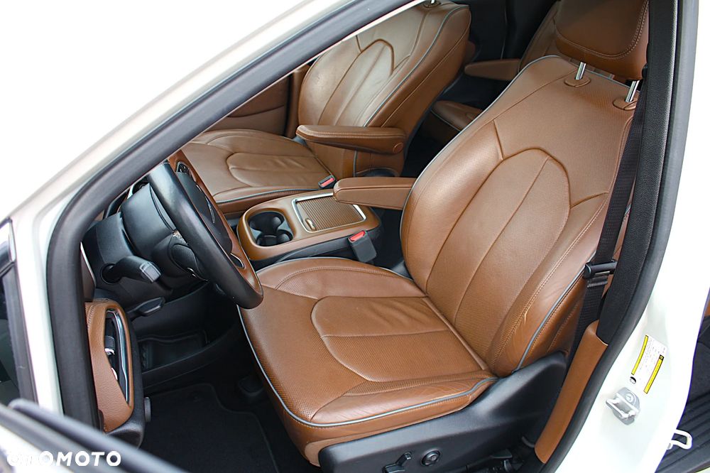 Chrysler Pacifica - 14