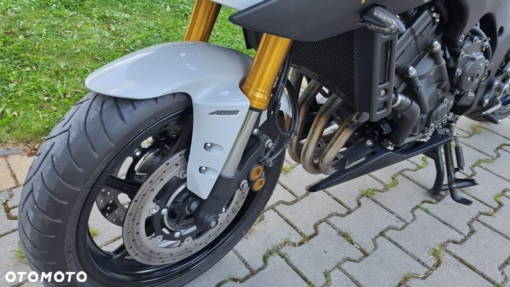 Yamaha FZ8 - 8