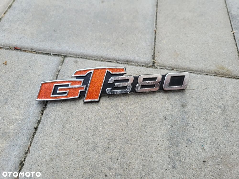 Emblemat, znaczek Suzuki GT 380 - 1