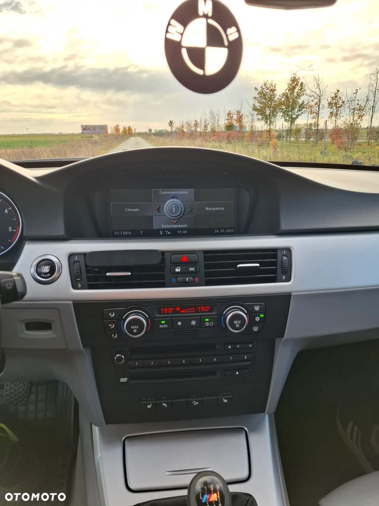 BMW Seria 3 330xd - 24