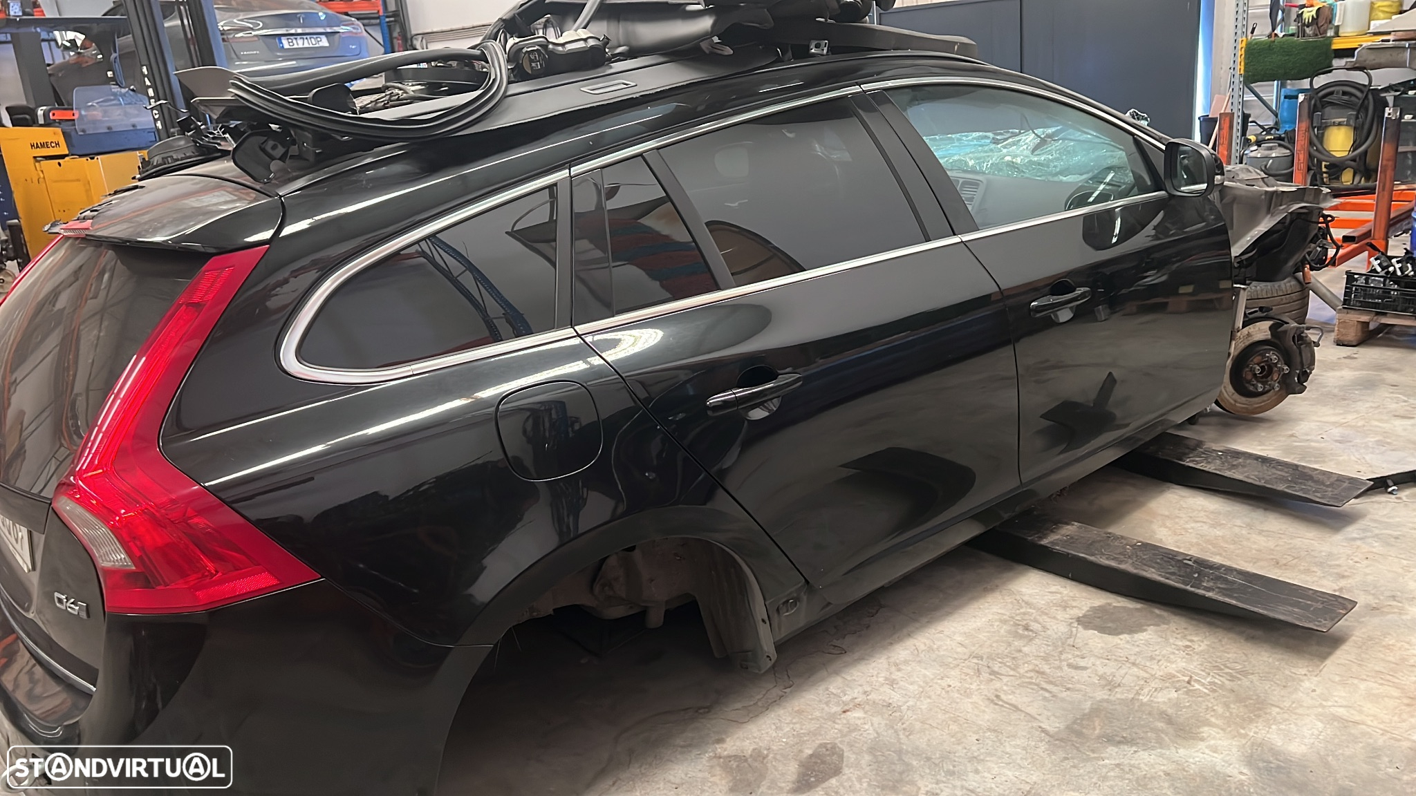 Volvo V60 2.4D Hybrid - 2