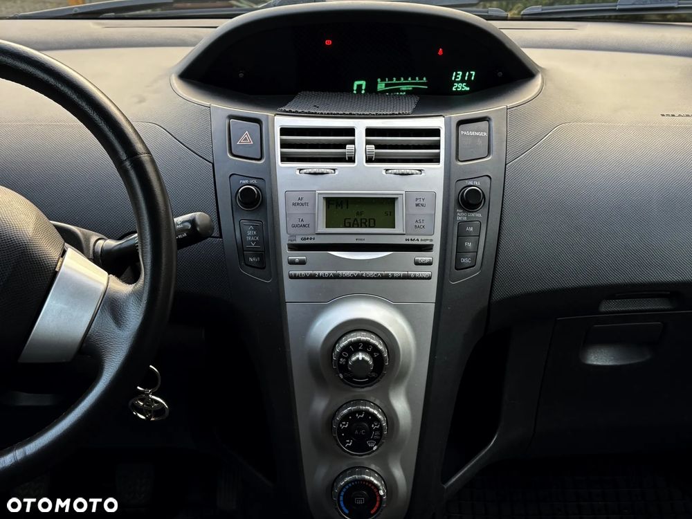 Toyota Yaris 1.3 Edition S - 20