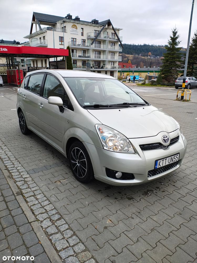 Toyota Corolla Verso 2.2 D-4D - 1