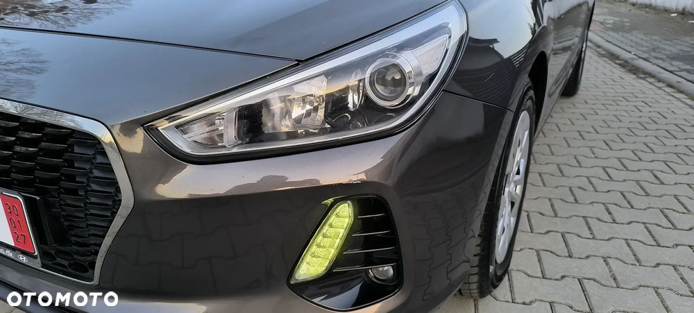 Hyundai i30 blue Kombi 1.6 CRDi Passion - 33