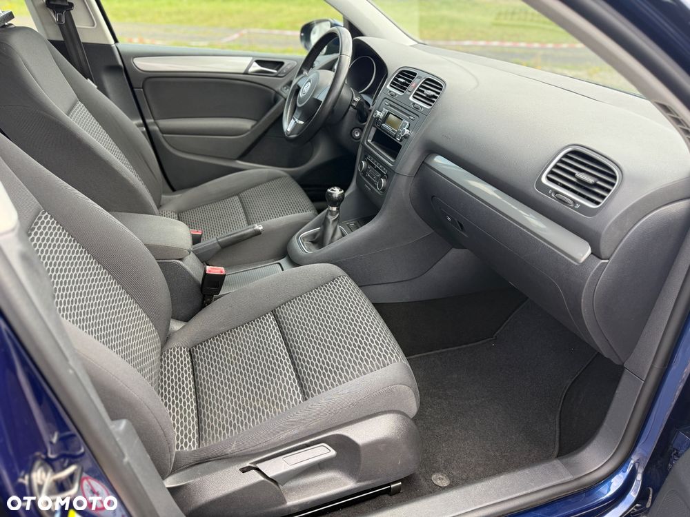 Volkswagen Golf - 8