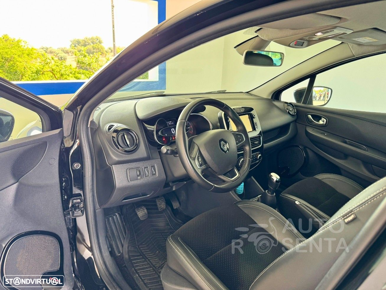 Renault Clio - 9