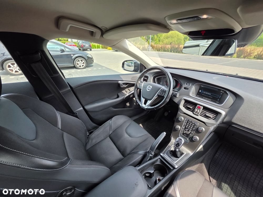 Volvo V40 D2 Momentum - 21