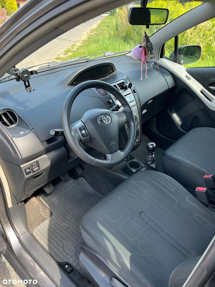 Toyota Yaris 1.33 2010 - 12