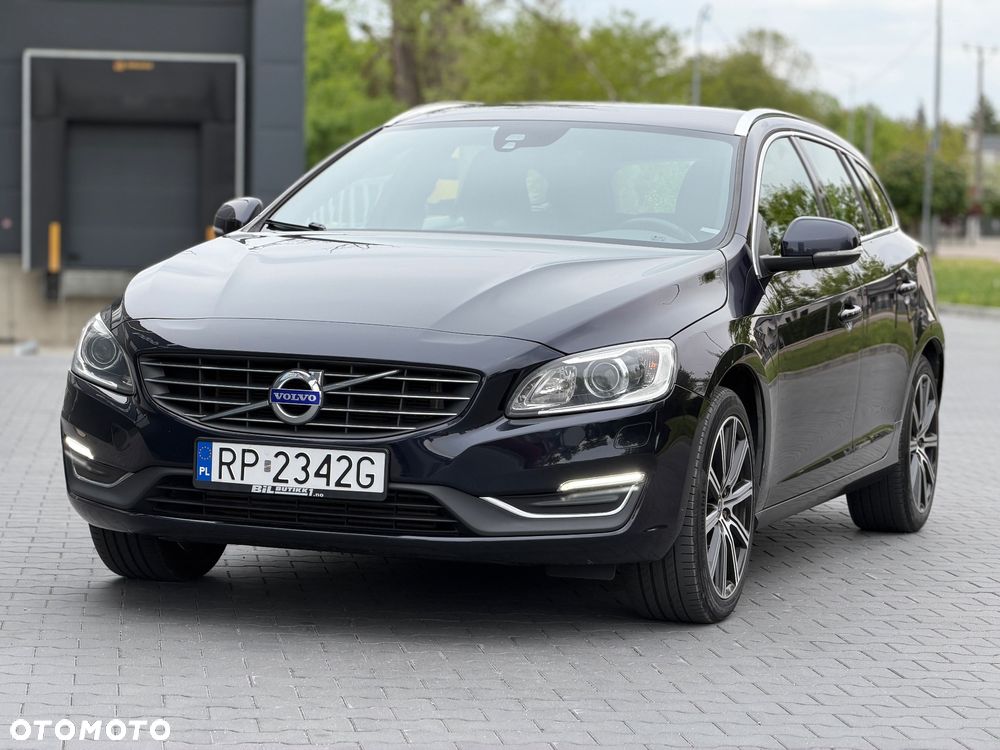 Volvo V60 D2 Geartronic Summum - 1