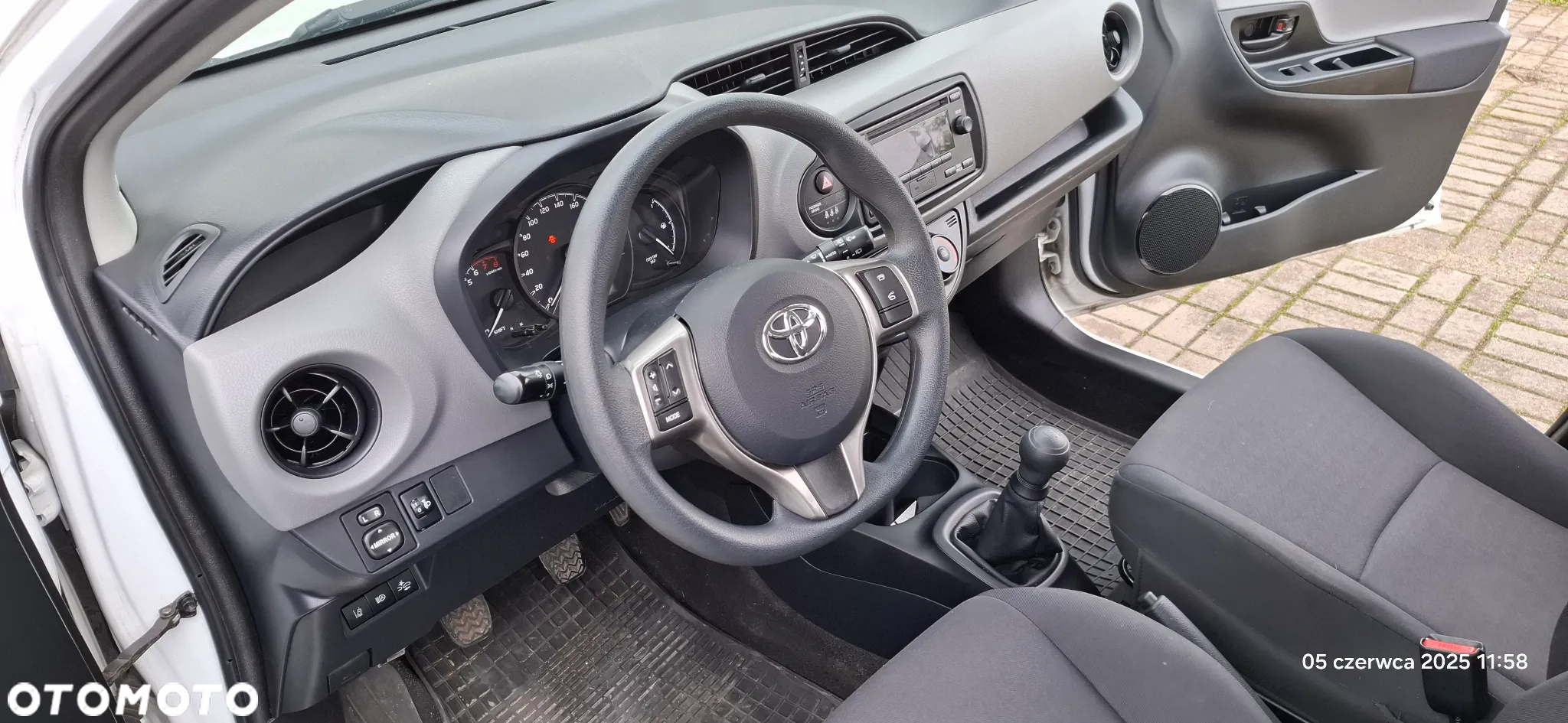 Toyota Yaris 1.0 Active - 11