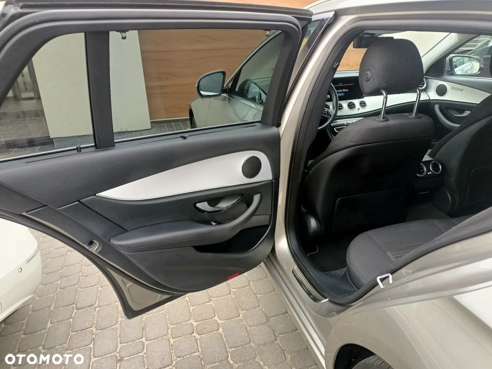 Mercedes-Benz Klasa E - 12