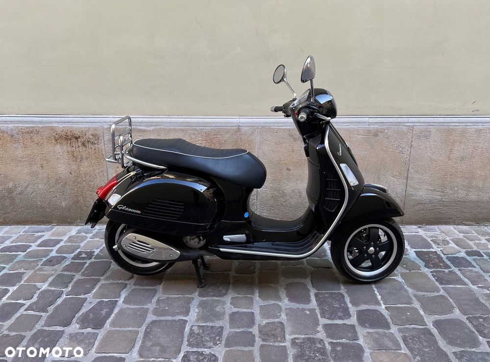 Vespa GTS - 8
