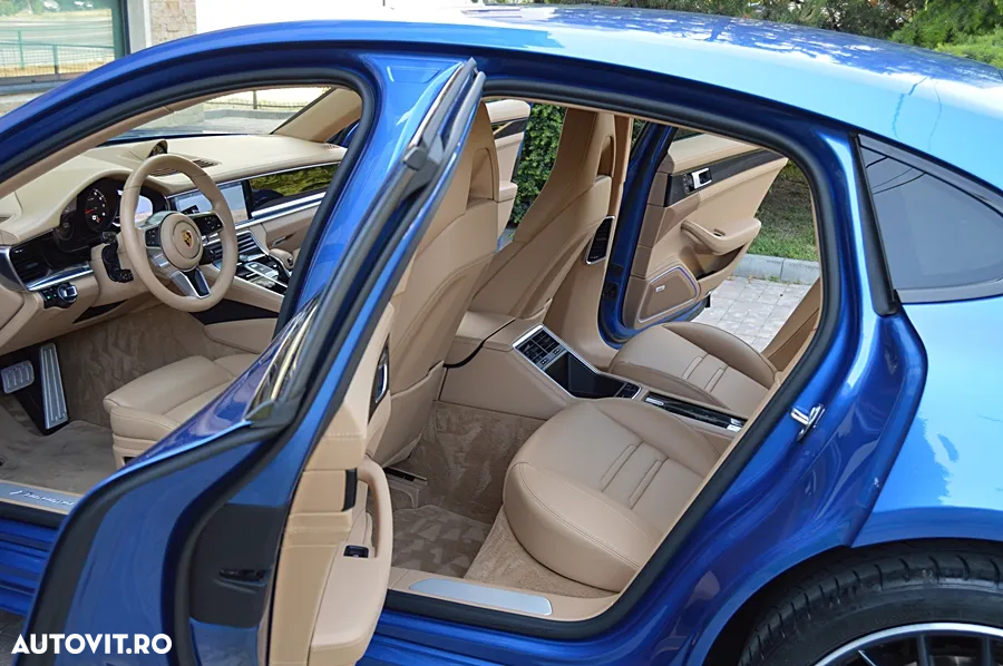 Porsche Panamera 4 - 26