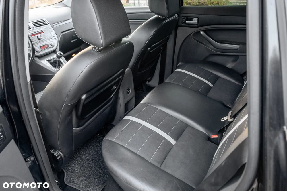 Ford Kuga 2.0 TDCi 4x4 Titanium - 29
