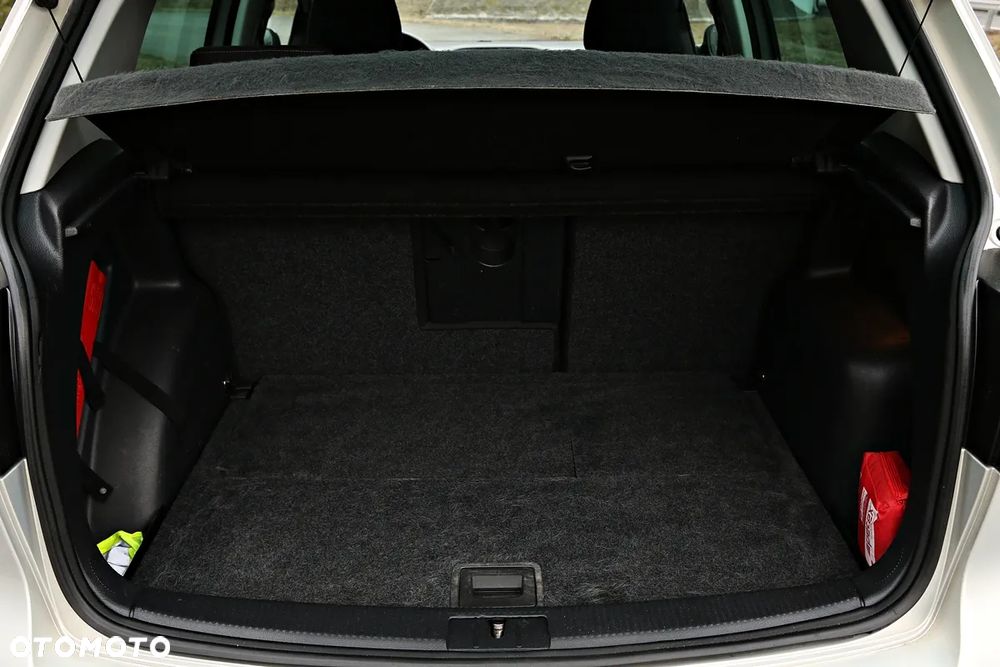 Volkswagen Golf Plus 1.6 TDI Comfortline - 26