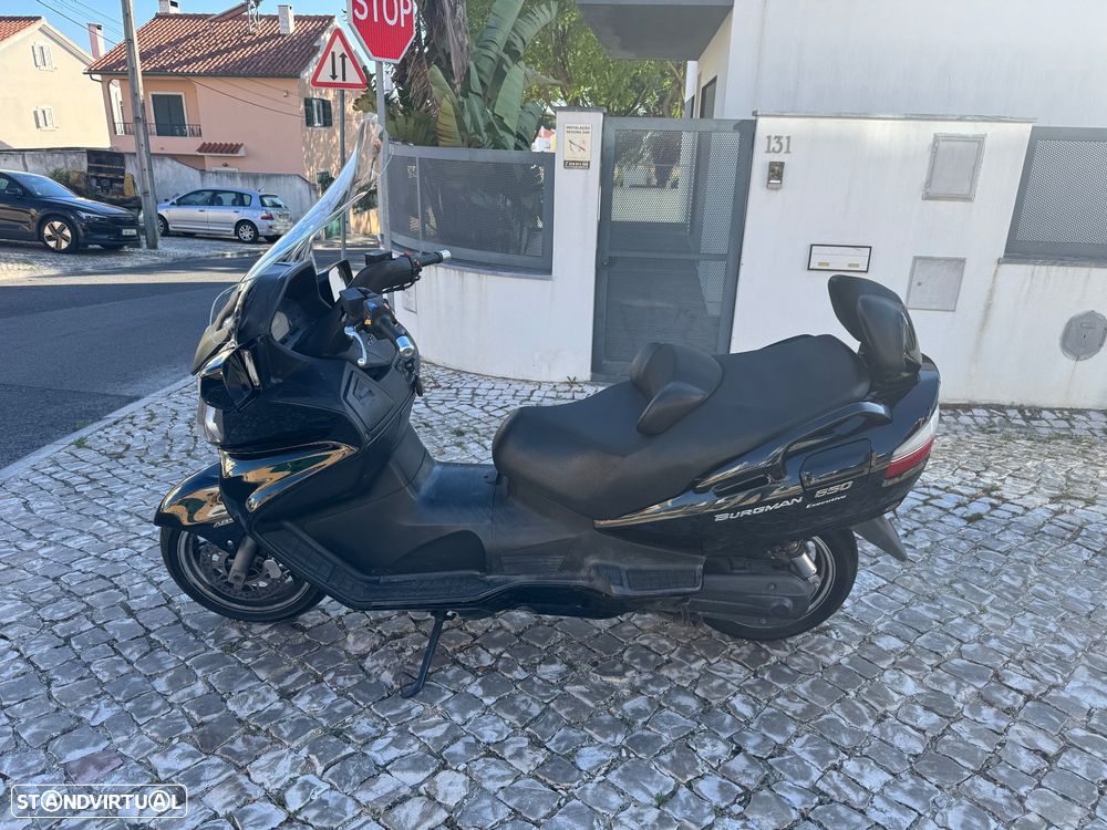 Suzuki Burgman 650 Executive - 5
