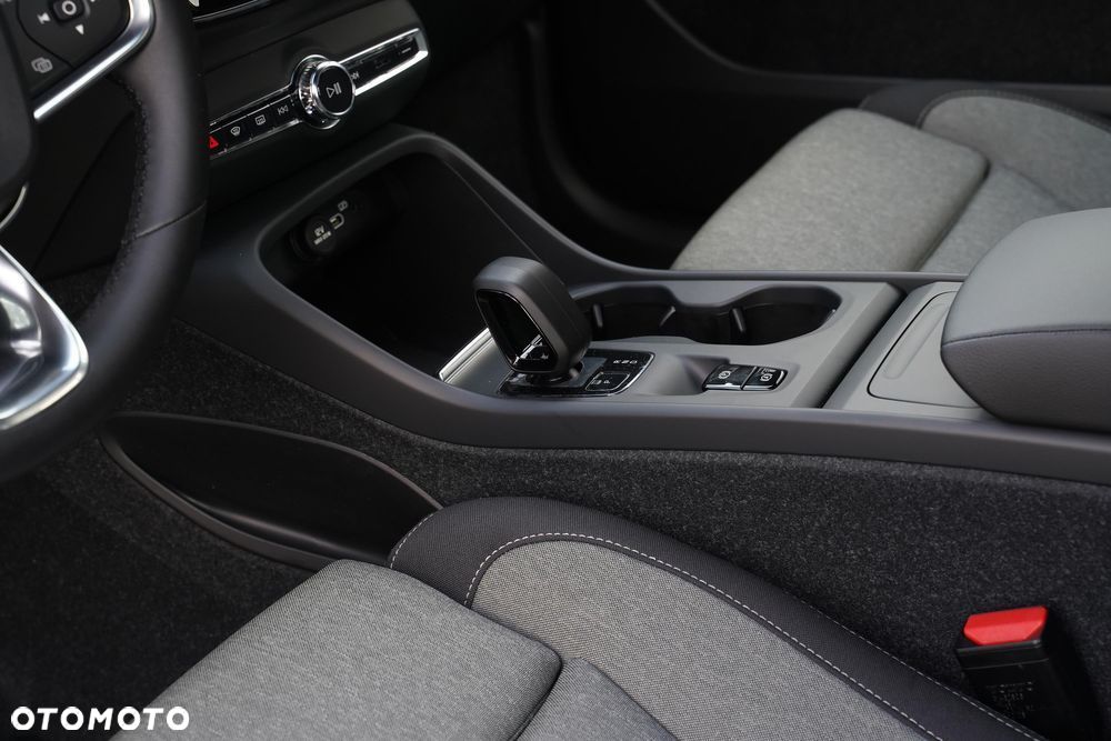 Volvo XC 40 B3 Core - 19