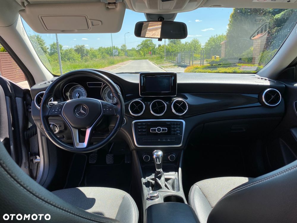 Mercedes-Benz CLA 180 - 6