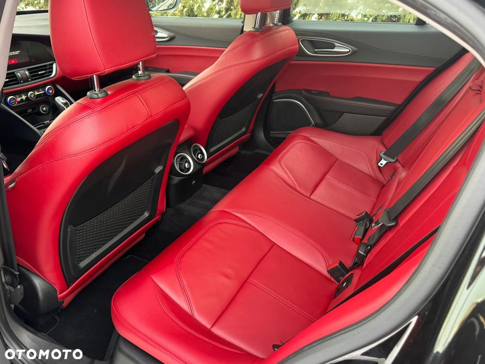 Alfa Romeo Giulia - 11