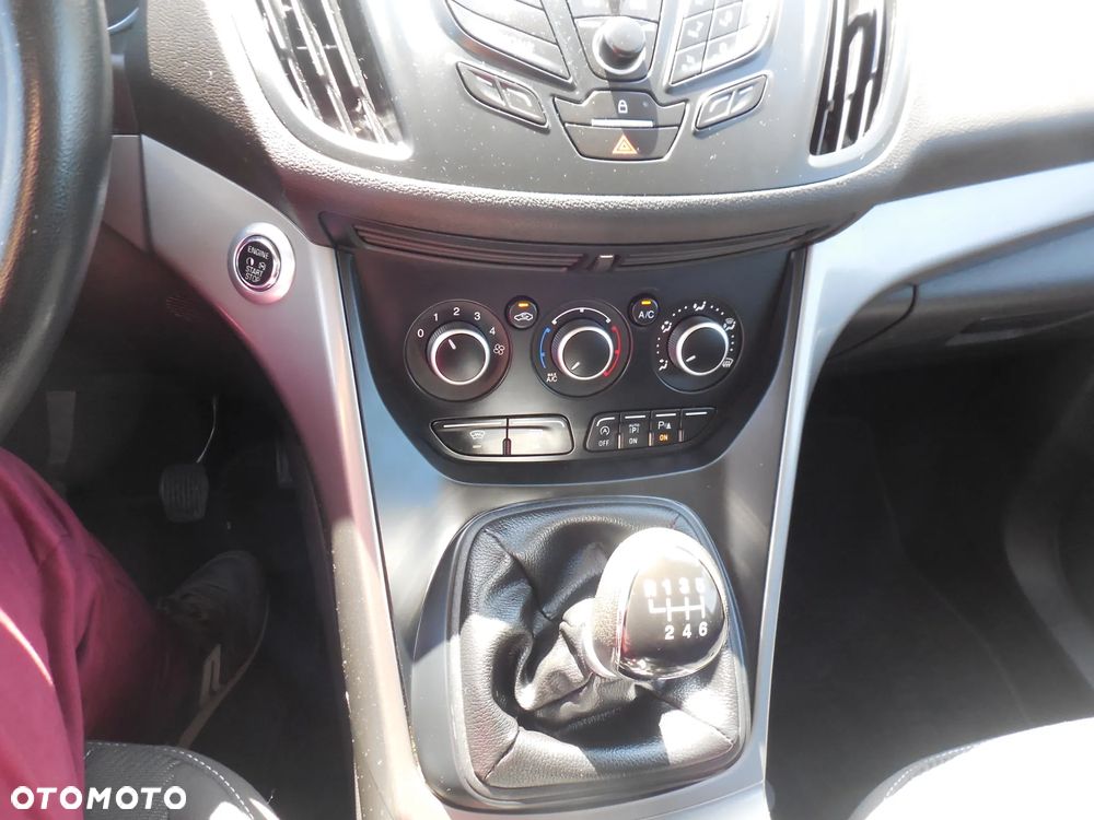 Ford Kuga - 23