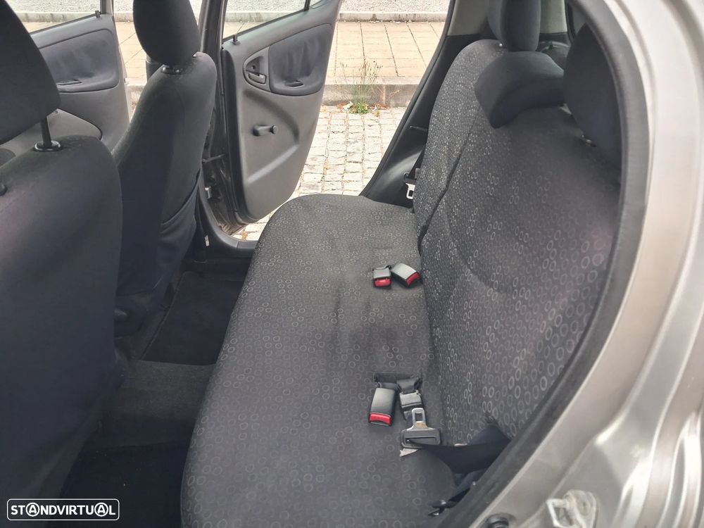 Toyota Yaris 1.0 Luna ABS+CD - 11