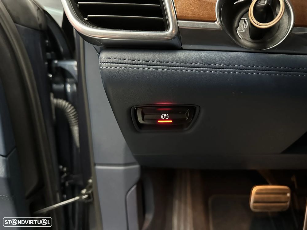 Porsche Panamera Turbo PDK - 36