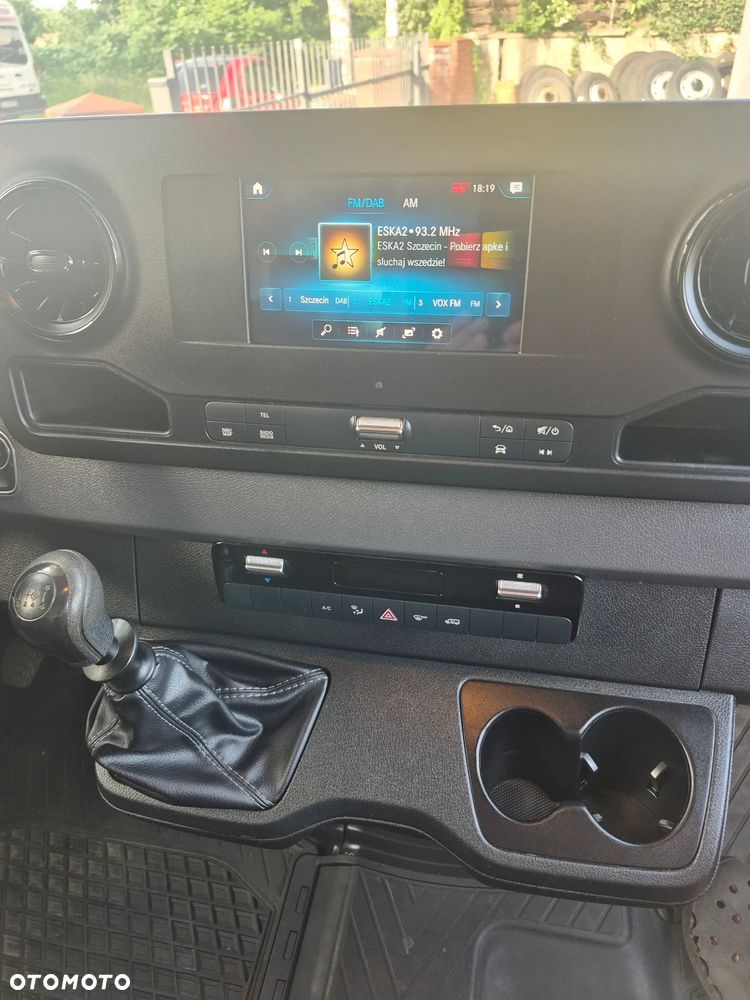 Mercedes-Benz Sprinter - 8