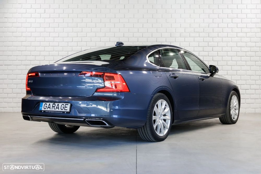 Volvo S90 2.0 T8 Momentum Plus AWD Geartronic - 4