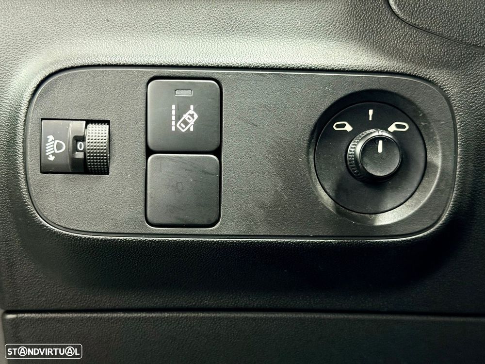 Citroën C3 1.2 PureTech Shine - 21