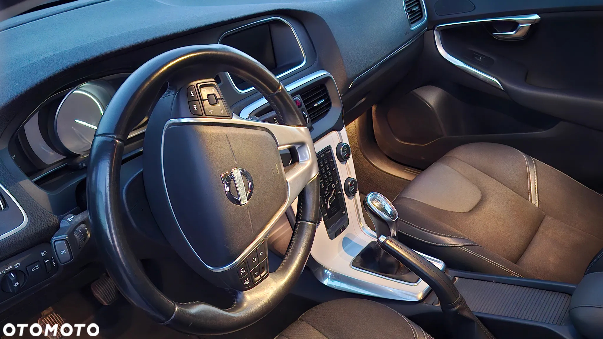 Volvo V40 D2 Summum - 6