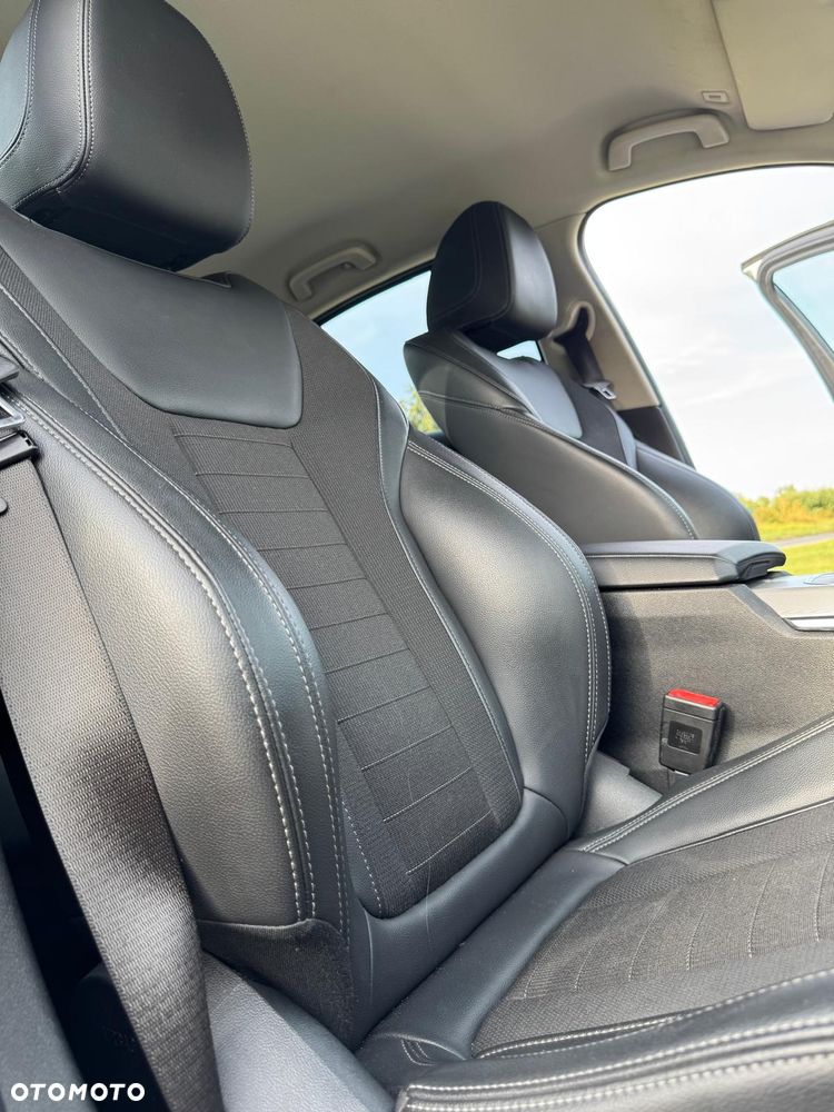 BMW Seria 3 318i Sport - 13