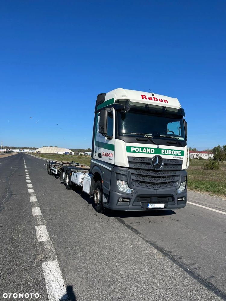 Mercedes-Benz Actros MP4 - 1