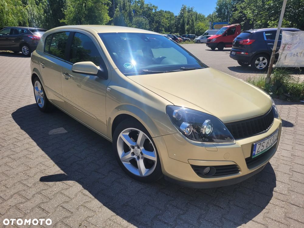 Opel Astra 2.0 Turbo Cosmo - 1