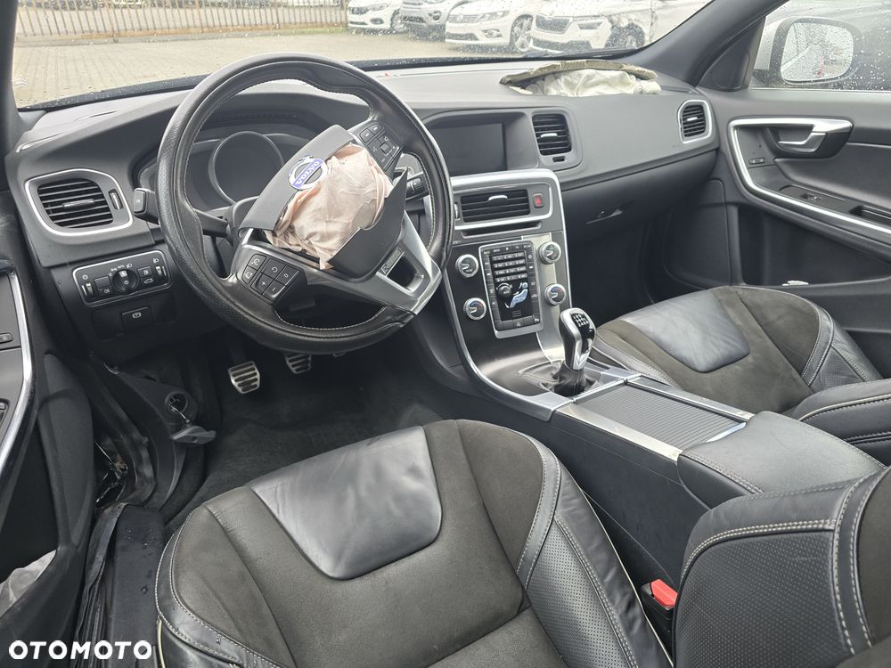 Volvo V60 D2 Drive-E R-Design Momentum - 9