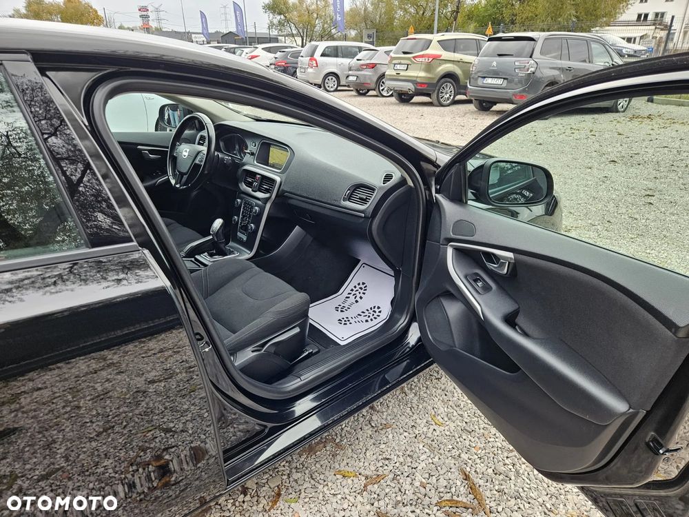 Volvo V40 D3 Momentum - 28