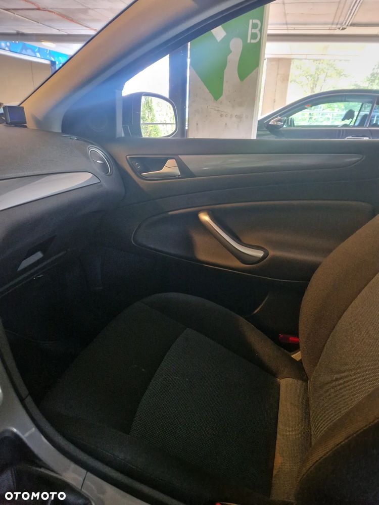 Ford Mondeo 2.0 TDCi Ambiente - 12