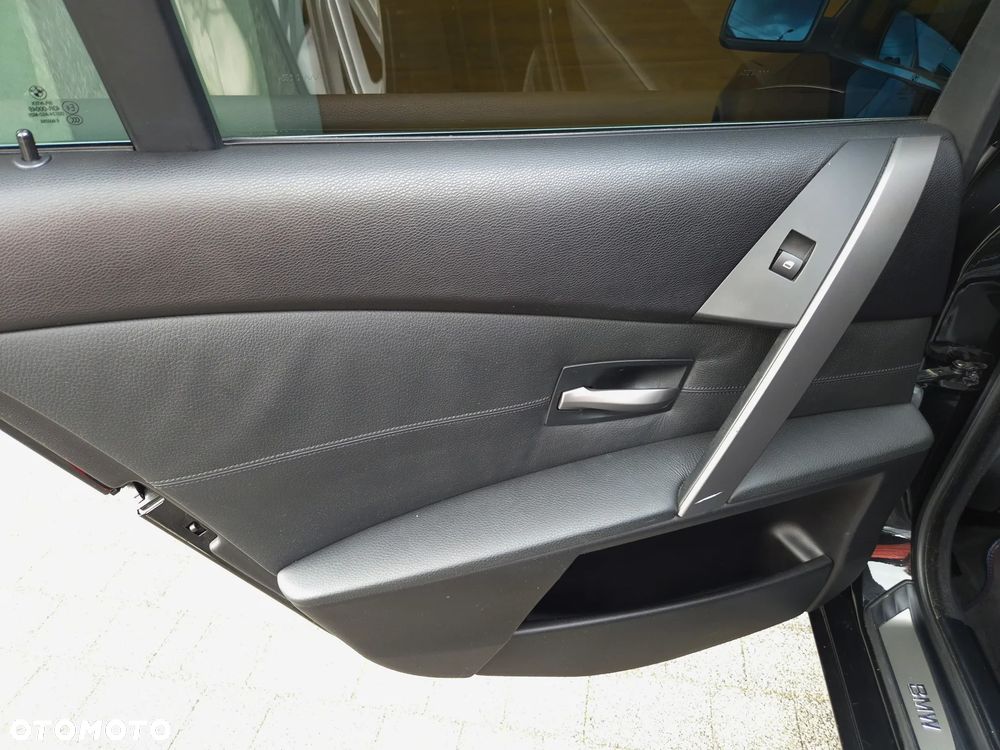 BMW Seria 5 530i - 29