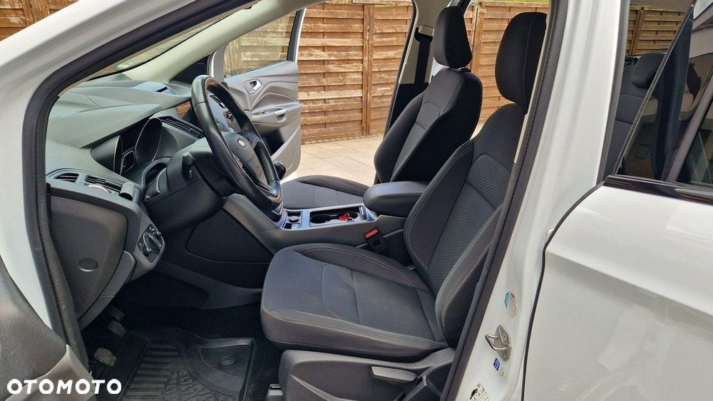 Ford Kuga - 18