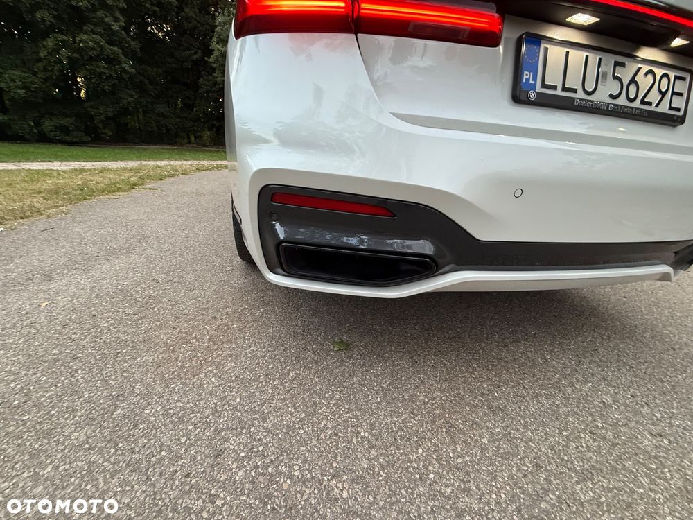 BMW Seria 7 750Li xDrive - 16
