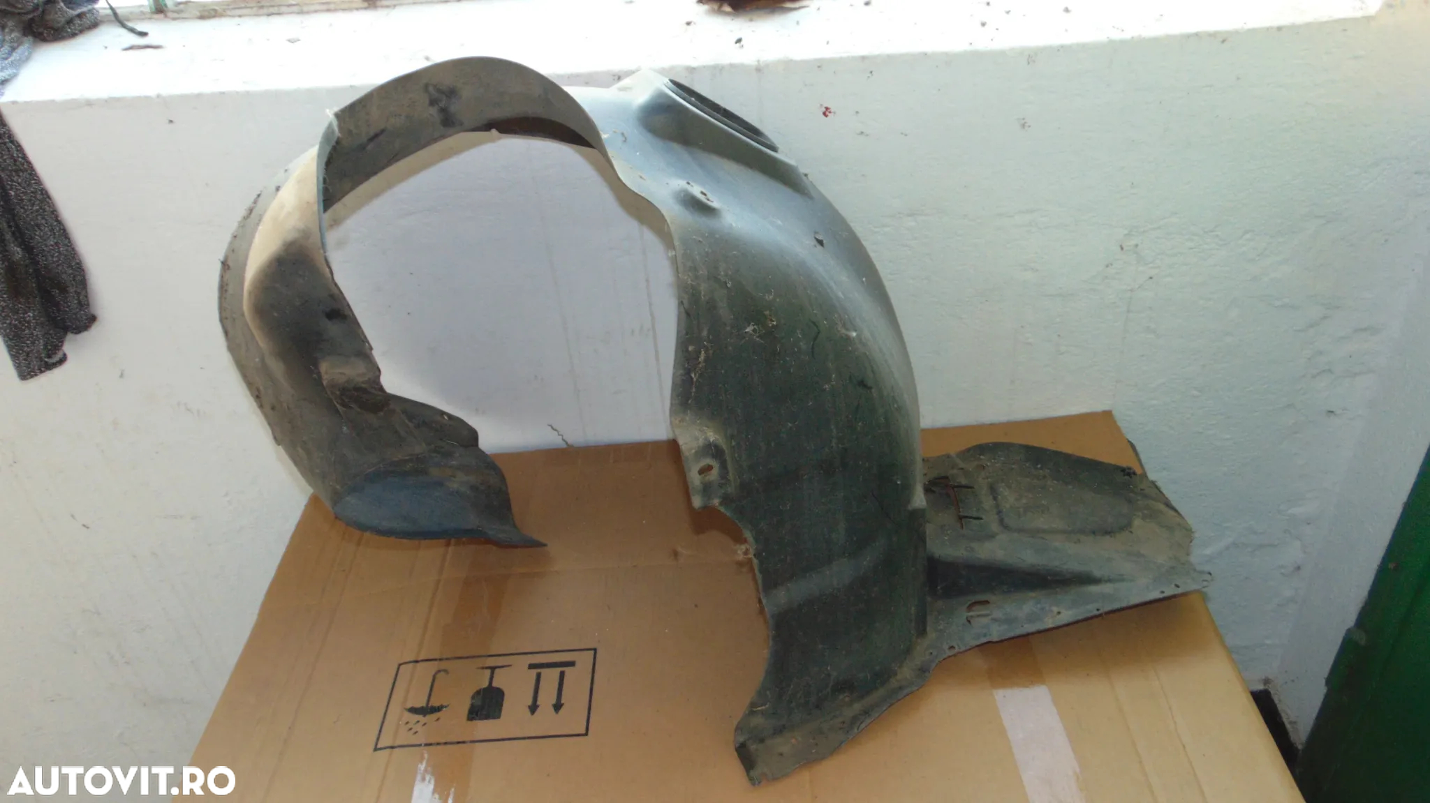 Carenaje aparatori noroi Fata/Spate Skoda Rapid an 2012 - 10