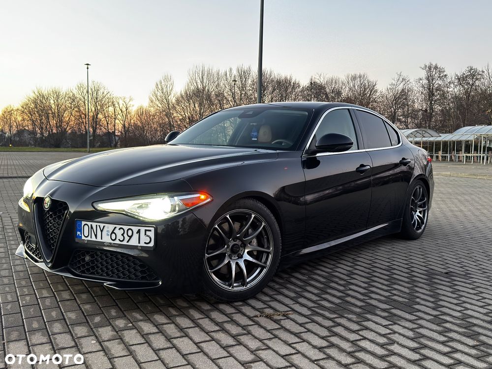 Alfa Romeo Giulia 2.0 Turbo 16V AT8-Q4 Ti - 1