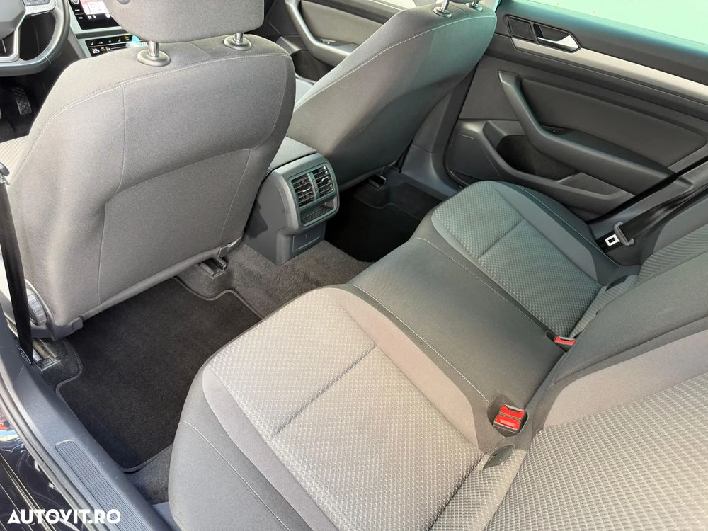 Volkswagen Passat 2.0 TDI DSG Comfortline - 16