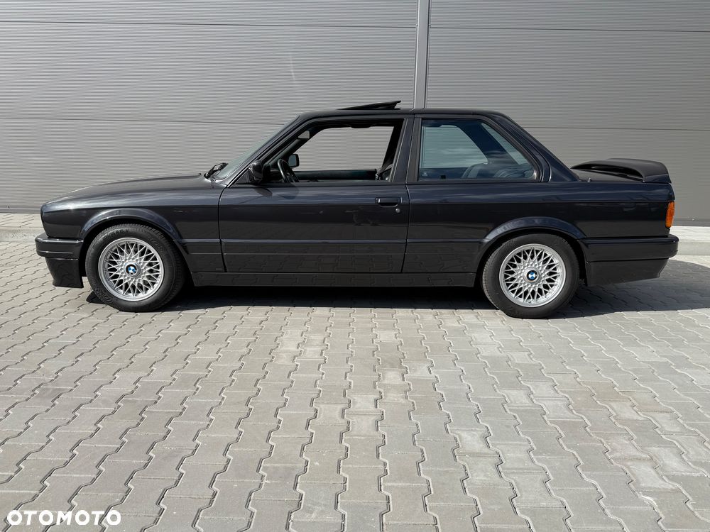 BMW Seria 3 325i - 3