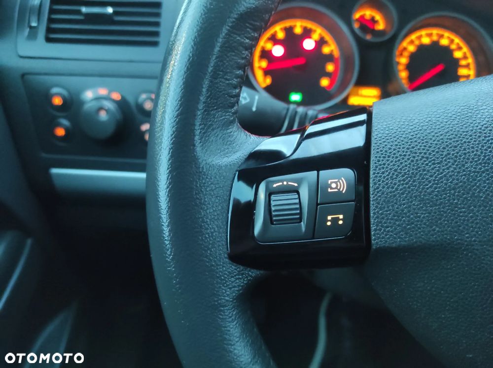 Opel Zafira 1.8 Navi - 32