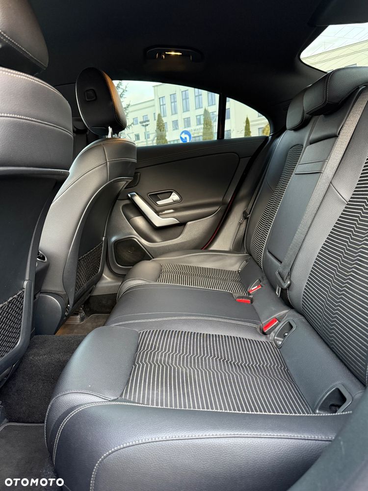 Mercedes-Benz CLA 220 Progressive 7G-DCT - 16