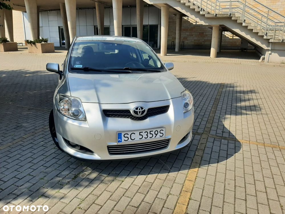Toyota Auris 1.6 VVT-i Sol - 2