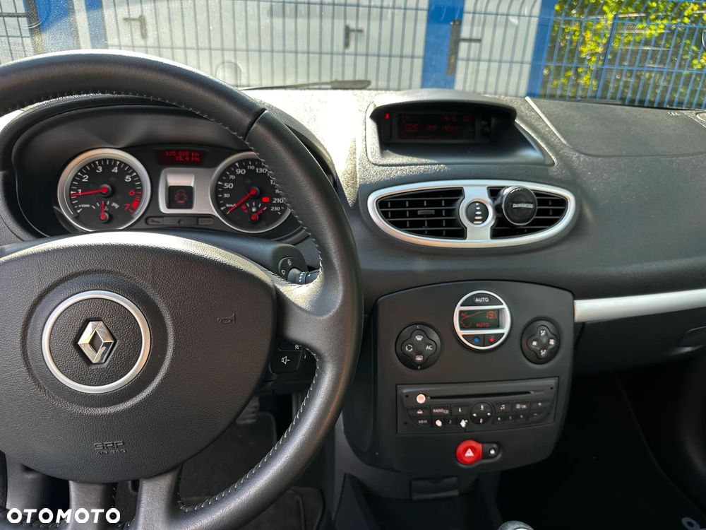 Renault Clio 1.2 16V 75 Expression - 22