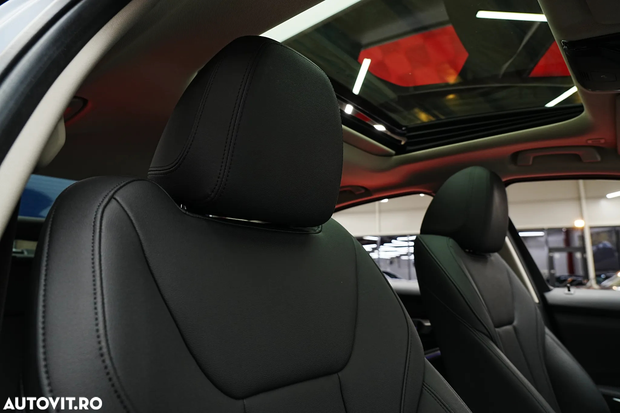 BMW Seria 3 318i Aut. Sport Line - 12