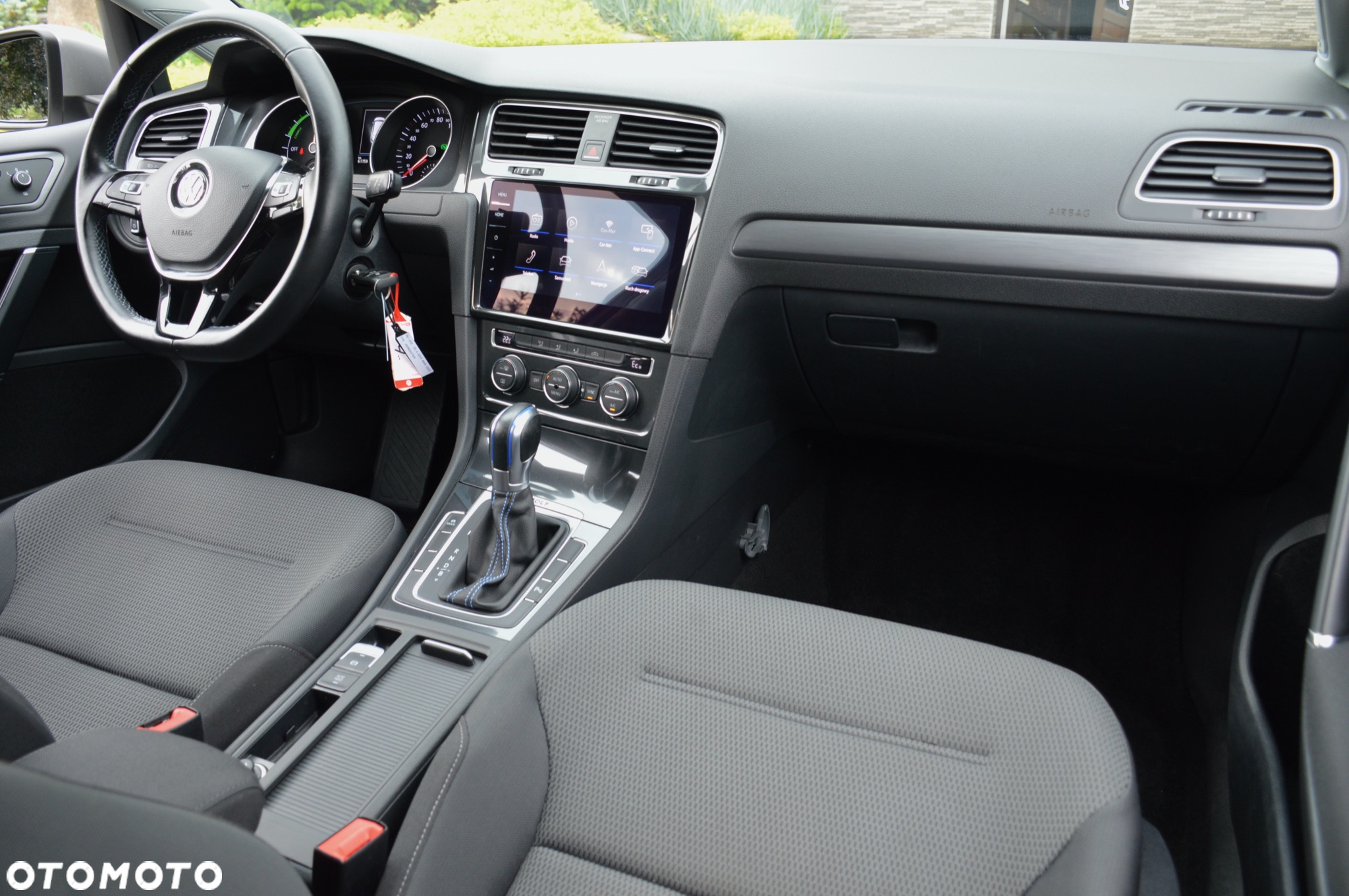 Volkswagen Golf e-Golf - 24